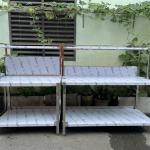 BÀN 2 TẦNG CÓ KỆ PHẲNG TRÊN BÀN