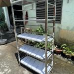 KỆ INOX 5 TẦNG PHẲNG CÓ THANH GIĂNG