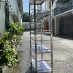 KỆ INOX 5 TẦNG PHẲNG CÓ THANH GIĂNG