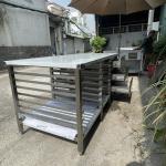 BÀN THAO TÁC CÓ 6 HỌC KÉO VÀ KỆ RACK
