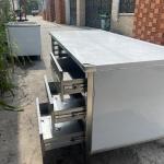 BÀN THAO TÁC CÓ 6 HỌC KÉO VÀ KỆ RACK