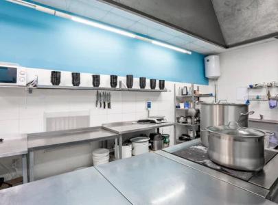 THI CÔNG LẮP ĐẶT BẾP CANTEEEN INOX