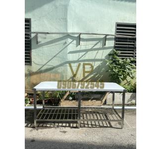 BÀN CÓ KỆ SONG DƯỚI