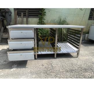 BÀN THAO TÁC CÓ 6 HỌC KÉO VÀ KỆ RACK