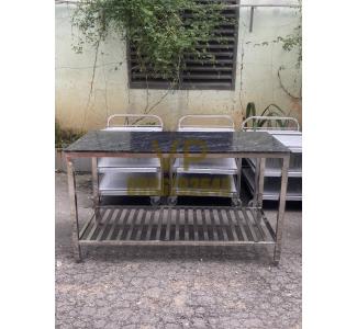 BÀN INOX ỐP ĐÁ KIM SA CÓ KỆ SONG DƯỚI