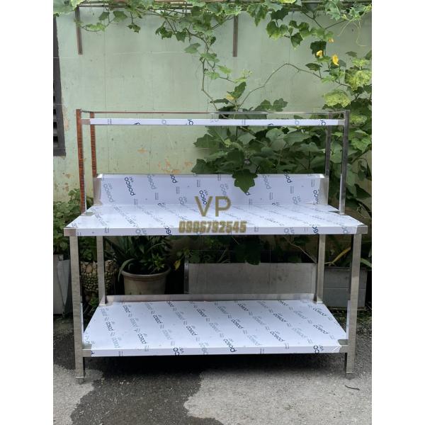 BÀN 2 TẦNG CÓ KỆ PHẲNG TRÊN BÀN