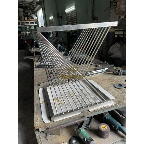 KHUNG CHÂN BÀN INOX 